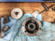 Cleaning the 3-jaw chuck